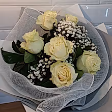 Load image into Gallery viewer, 6 rose bouquet - Gold Coast City Florist
