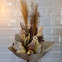 Load image into Gallery viewer, Natural tone Dried flower bouquet - Gold Coast City Florist
