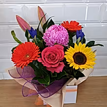 Load image into Gallery viewer, Bright and Vibrant seasonal Box Arrangement - Gold Coast City Florist

