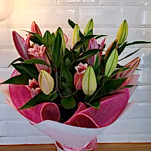 Load image into Gallery viewer, Oriental Lily Bouquet - Gold Coast City Florist
